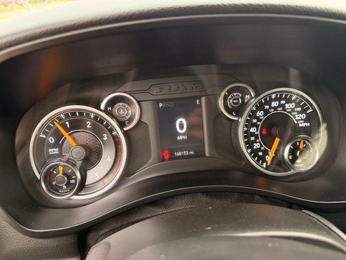 Bright White Clearcoat 2019 RAM 3500 Big Horn Crew Cab 4x4 6'4' Box