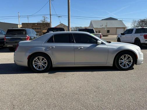 2020 Chrysler 300 Touring