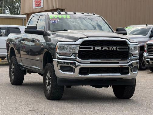 2019 RAM 2500 Tradesman Crew Cab 4x4 6'4' Box
