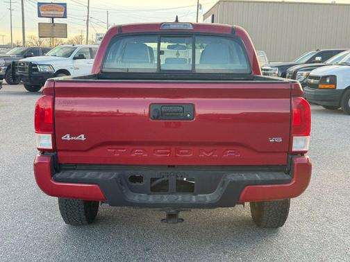 2017 Toyota Tacoma SR