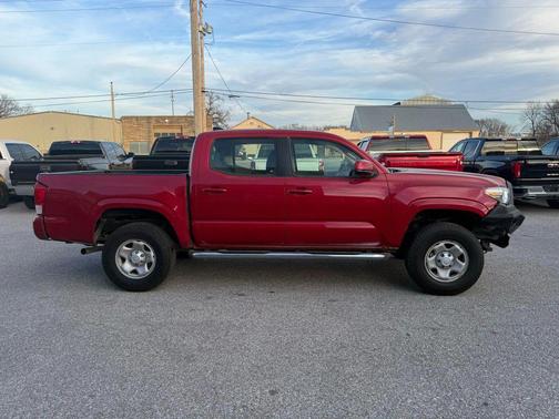 2017 Toyota Tacoma SR