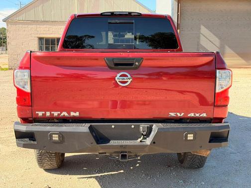 2017 Nissan Titan SV