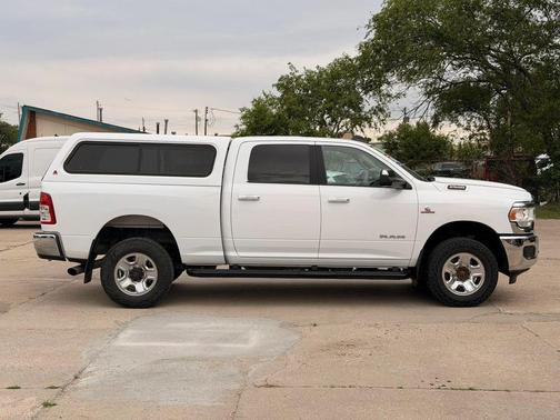 Bright White Clearcoat 2019 RAM 2500 Big Horn Crew Cab 4x4 6'4' Box