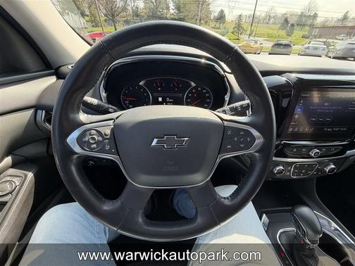 Mosaic Black Metallic 2021 Chevrolet Traverse RS