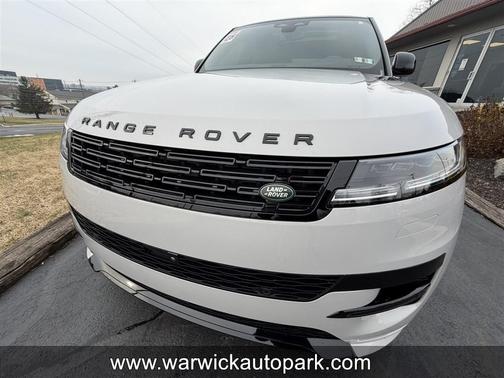 2025 Land Rover Range Rover Sport SE