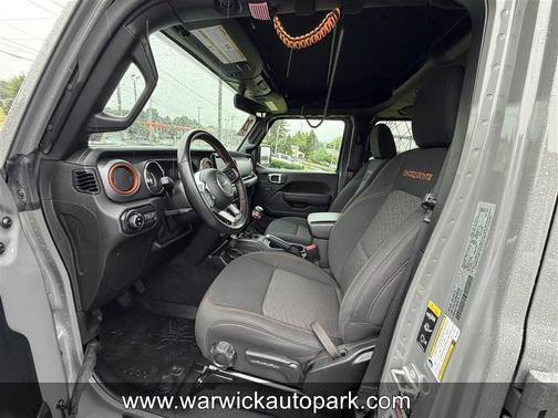 Sting Gray 2021 Jeep Gladiator Mojave 4x4