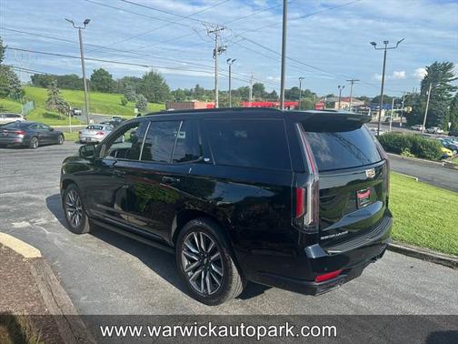 2022 Cadillac Escalade Sport