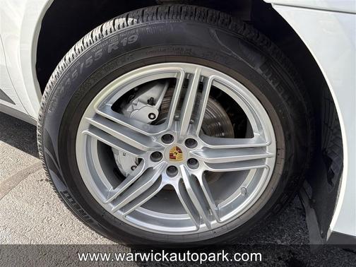 2017 Porsche Macan Macan