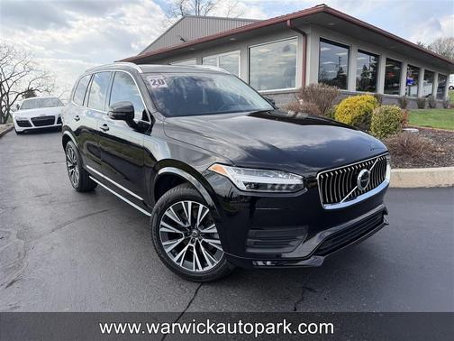 Onyx Black Metallic 2020 Volvo XC90 T6 Momentum