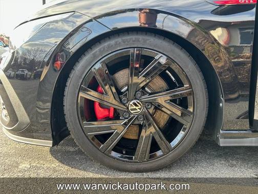 2023 Volkswagen Golf GTI 2.0T SE DSG