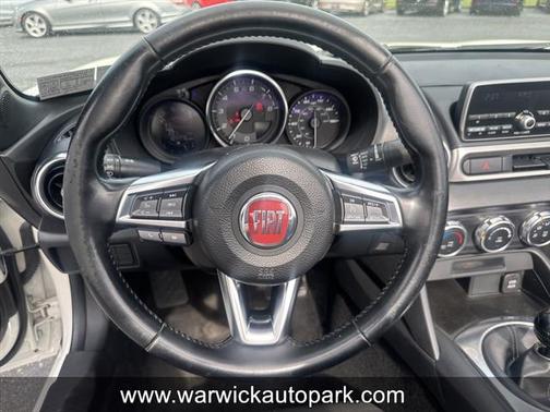 2017 FIAT 124 Spider Base