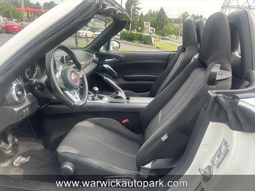 2017 FIAT 124 Spider Base