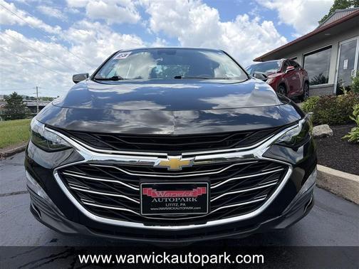 Mosaic Black Metallic 2023 Chevrolet Malibu FWD 1LT