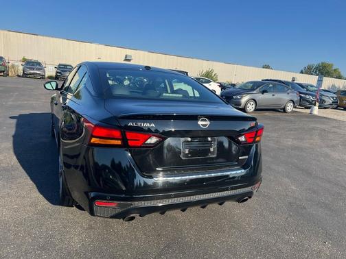 2023 Nissan Altima SR VC-Turbo FWD