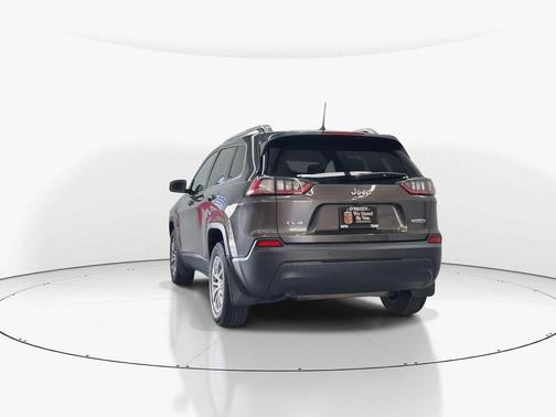 Granite Crystal Metallic Clearcoat 2019 Jeep Cherokee Latitude Plus
