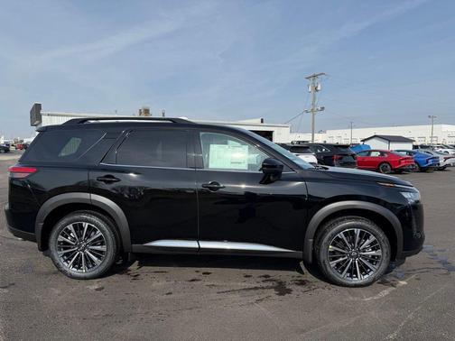 Super Black 2026 Nissan Pathfinder Platinum