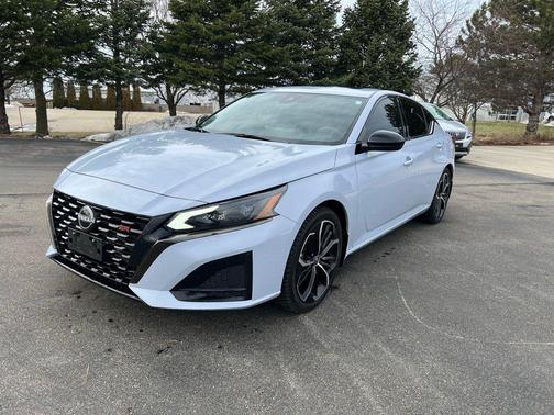 2023 Nissan Altima SR FWD