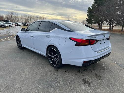 2023 Nissan Altima SR FWD