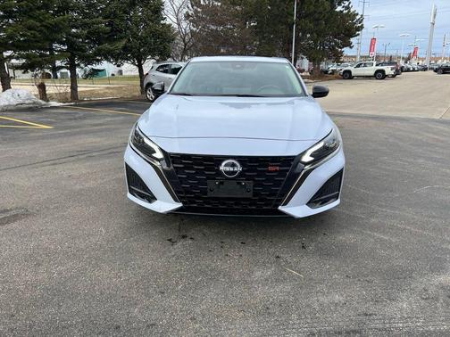 2023 Nissan Altima SR FWD
