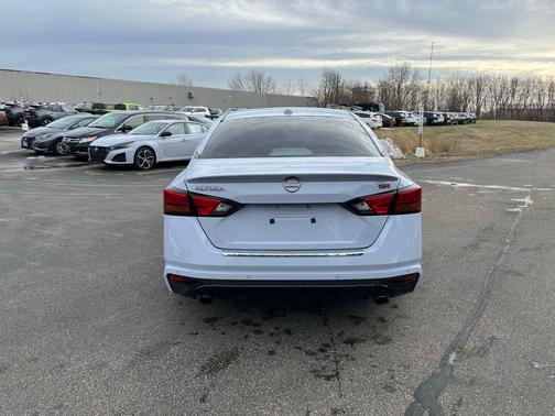 2023 Nissan Altima SR FWD