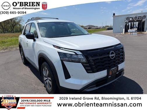 Everest White Pearl Tricoat 2026 Nissan Pathfinder SL