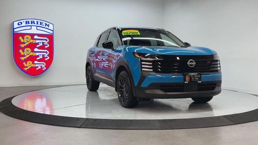 2025 Nissan Kicks SR