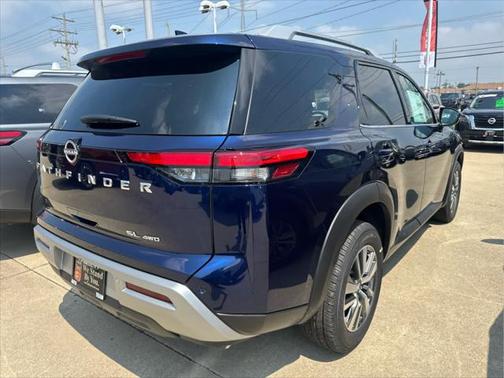2025 Nissan Pathfinder SL 4WD