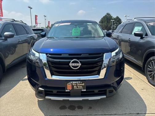 2025 Nissan Pathfinder SL 4WD