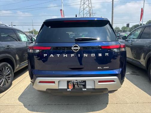 2025 Nissan Pathfinder SL 4WD