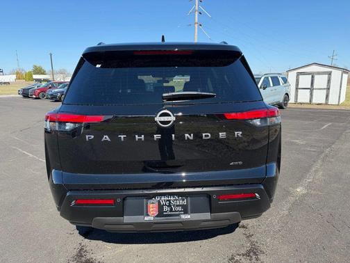 Super Black 2026 Nissan Pathfinder SV