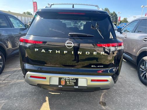 2025 Nissan Pathfinder SL 4WD