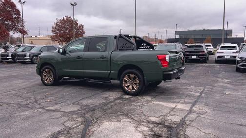 2024 Nissan Titan SV