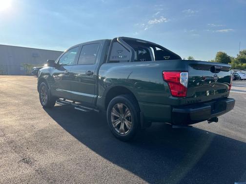 2024 Nissan Titan SV