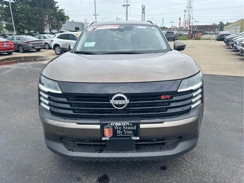 2025 Nissan Kicks SR