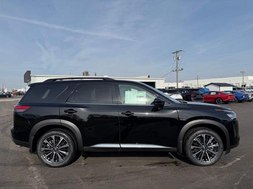 Super Black 2026 Nissan Pathfinder Platinum