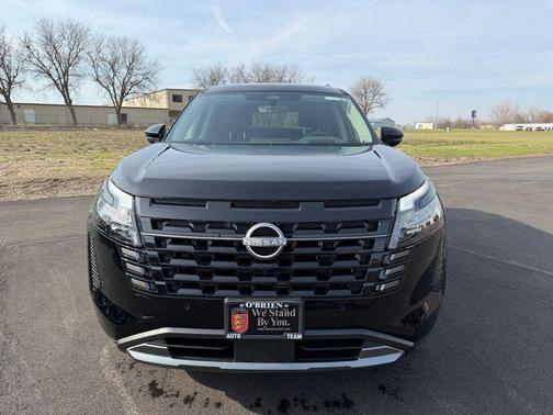 Super Black 2026 Nissan Pathfinder Platinum