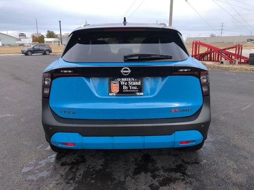 2025 Nissan Kicks SR