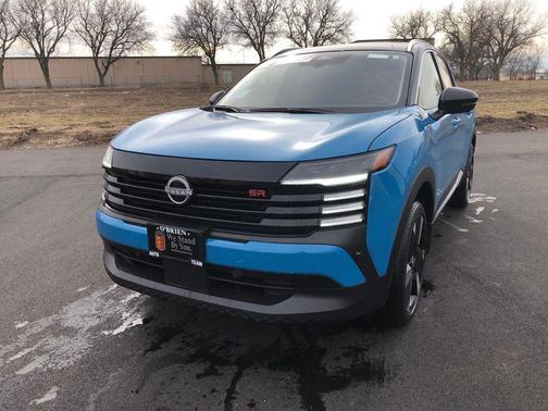 2025 Nissan Kicks SR