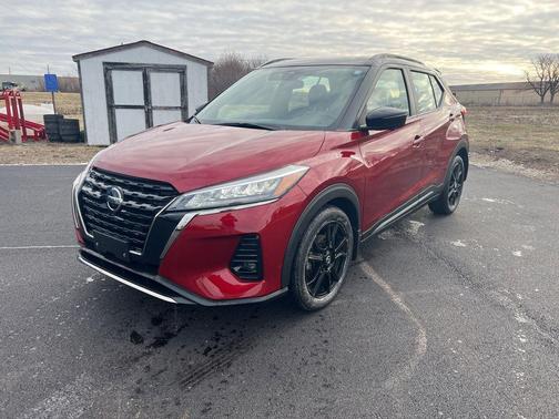 2021 Nissan Kicks SR