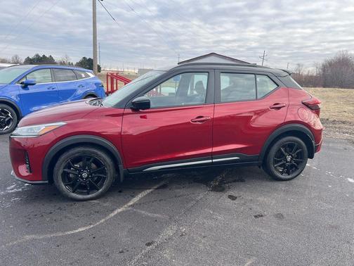 2021 Nissan Kicks SR