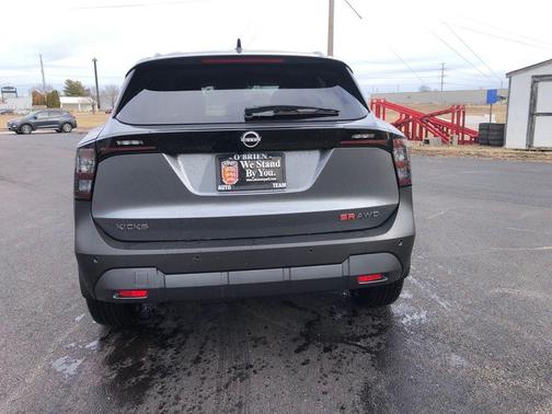 2025 Nissan Kicks SR