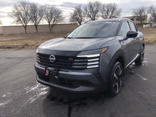 2025 Nissan Kicks SR