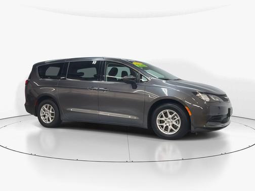 Granite Crystal Metallic Clearcoat 2023 Chrysler Voyager LX