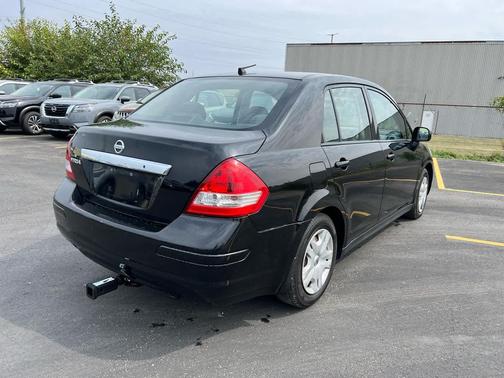 2011 Nissan Versa 1.8 S
