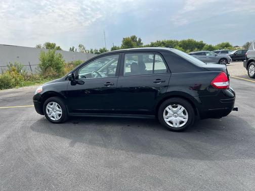 2011 Nissan Versa 1.8 S