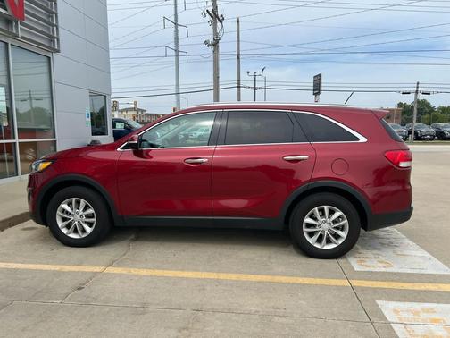 2017 Kia Sorento LX