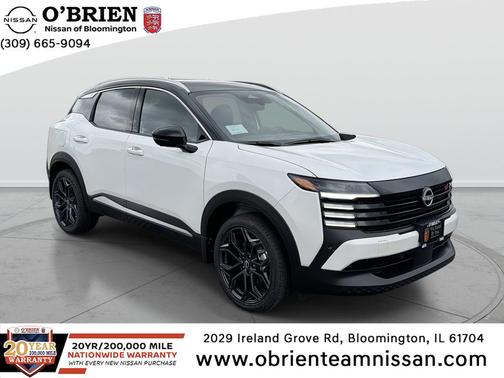 Aspen White Tricoat/Super Black 2026 Nissan Kicks SR