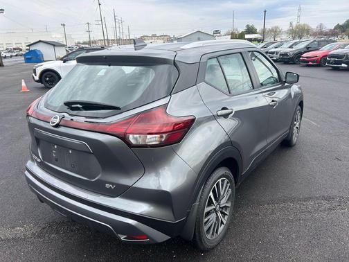 Gun Metallic 2021 Nissan Kicks SV