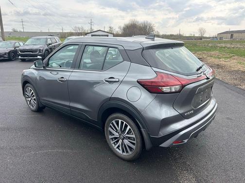 Gun Metallic 2021 Nissan Kicks SV