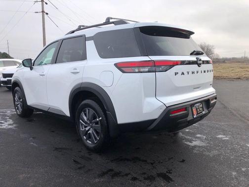 2025 Nissan Pathfinder SV 4WD